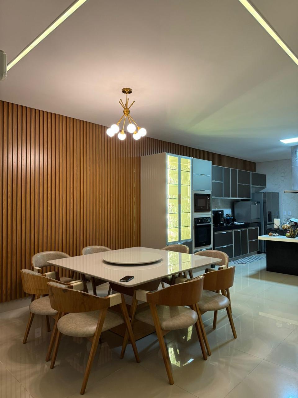 Casa Alto Padrão Próximo ao Passeio das Águas