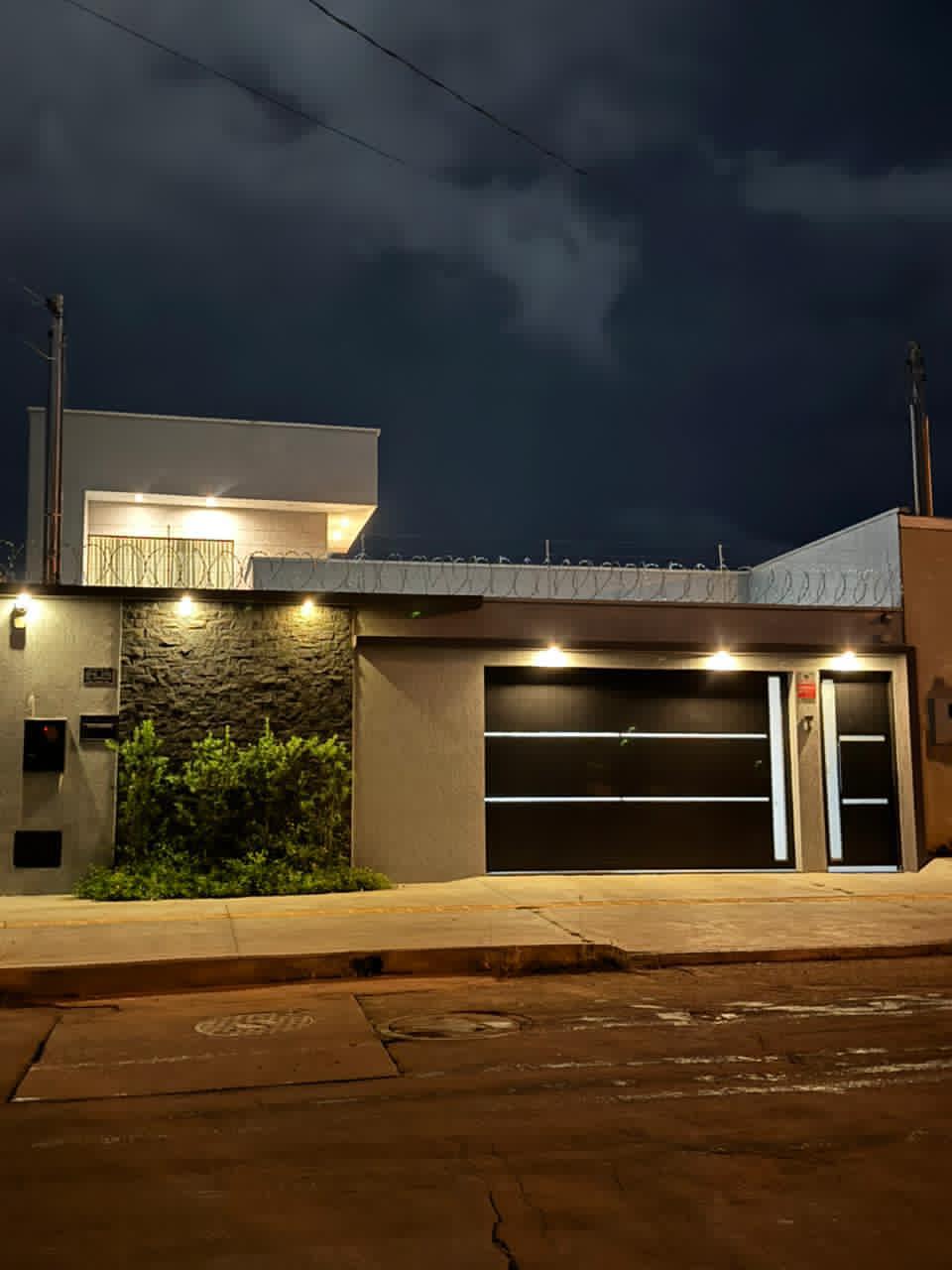 Casa Alto Padrão Próximo ao Passeio das Águas - 2