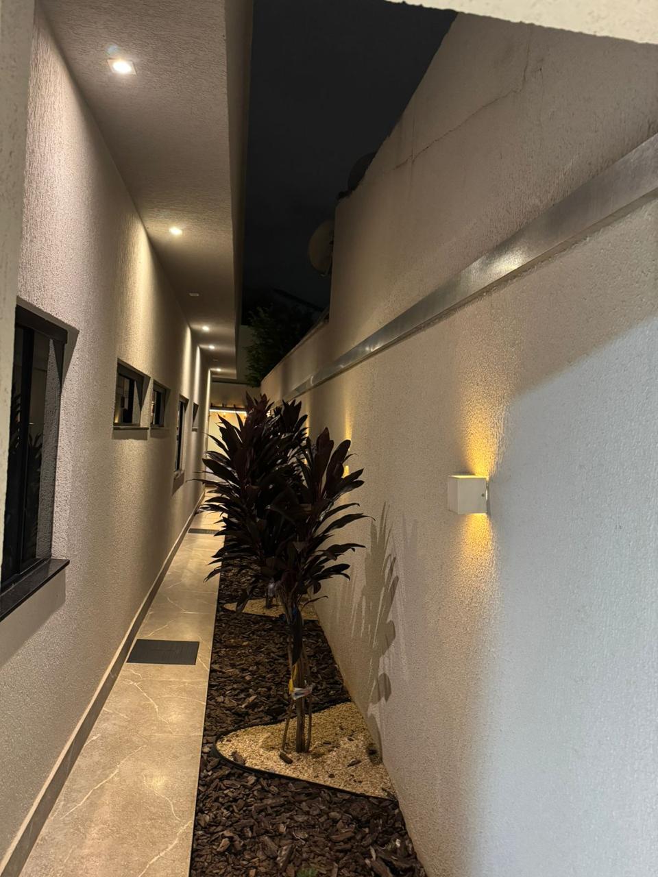 Casa Alto Padrão Próximo ao Passeio das Águas - 6