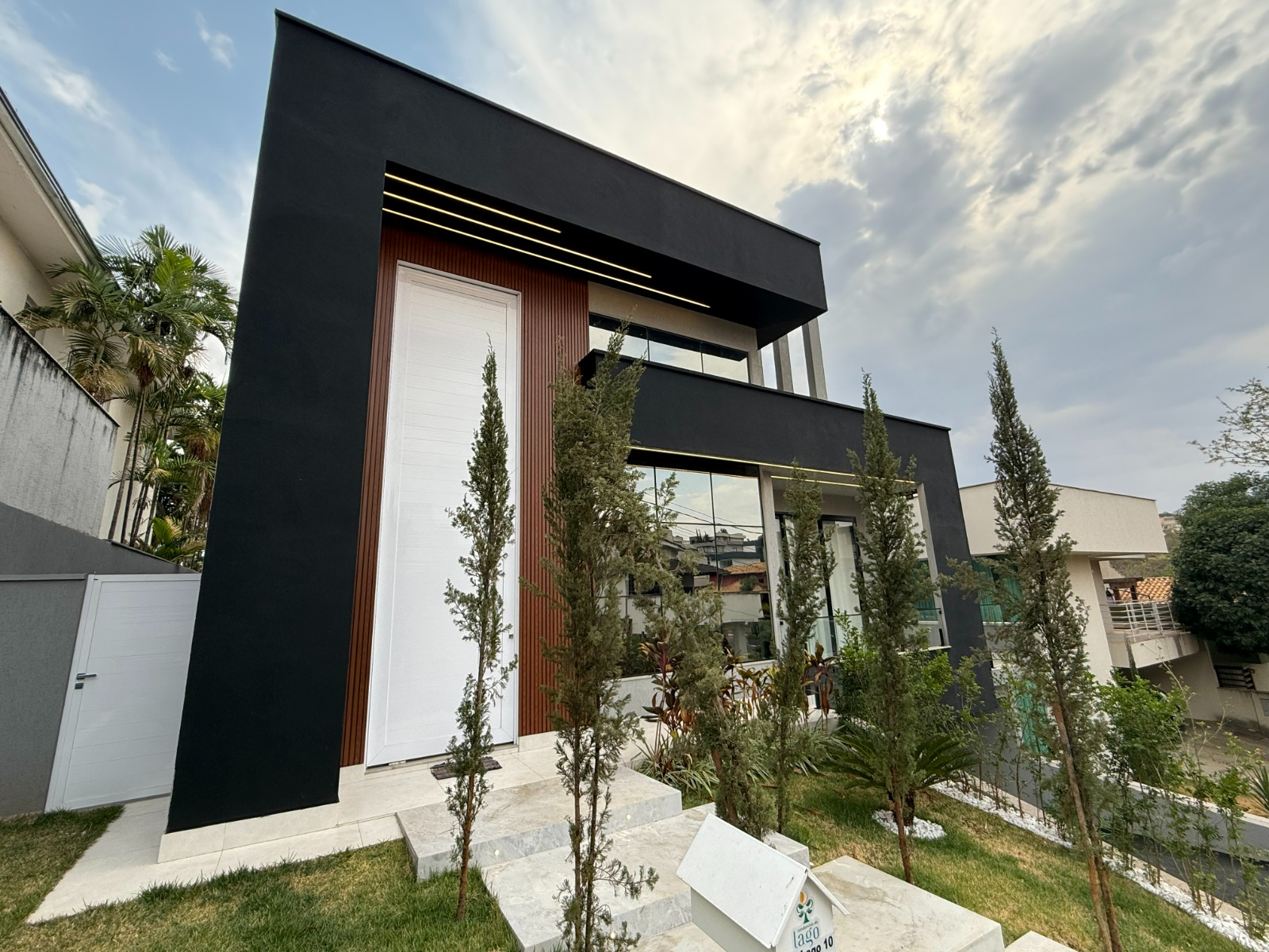 Casa térrea condomínio do Lago